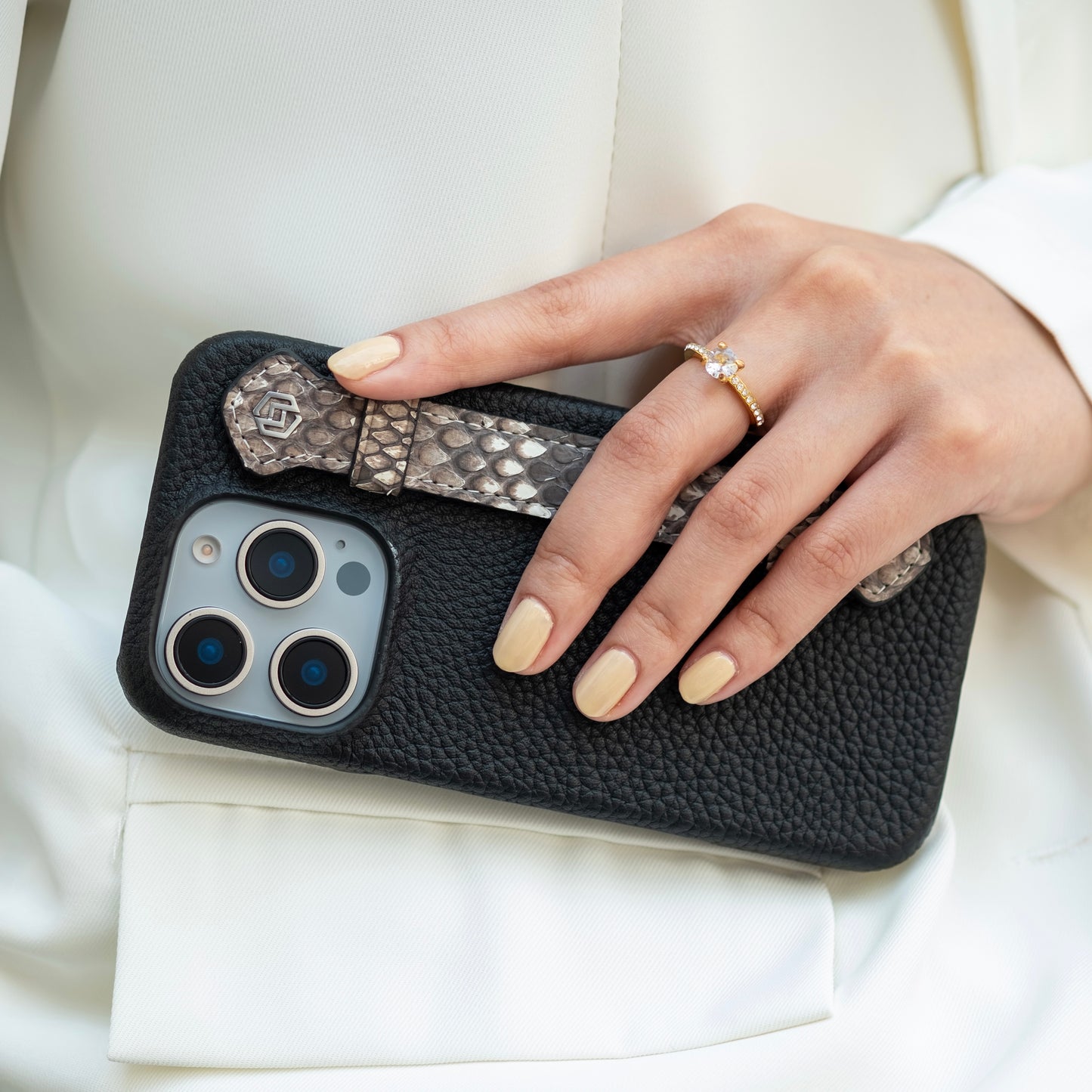 Black with python side strap Natural - iPhone 16 pro