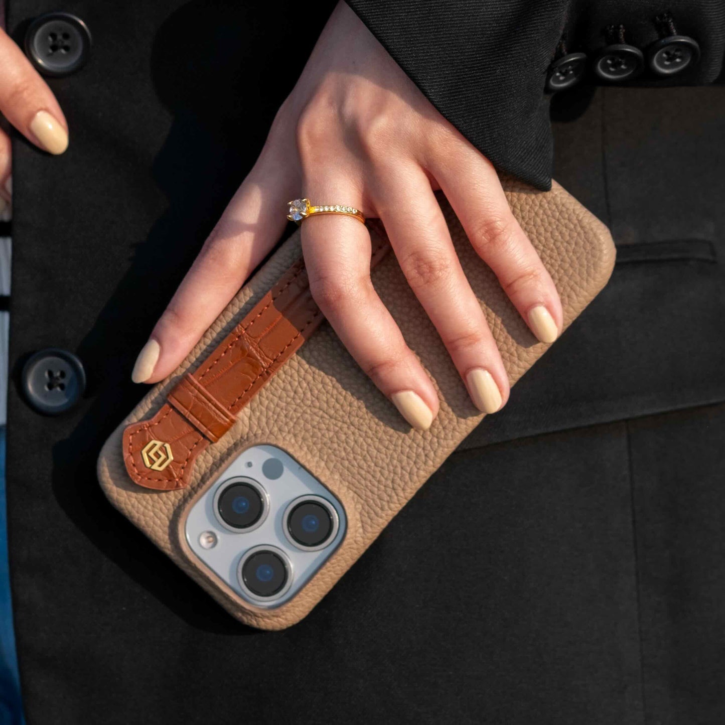 Khaki with crocodile side strap Brown - iPhone 16 pro max