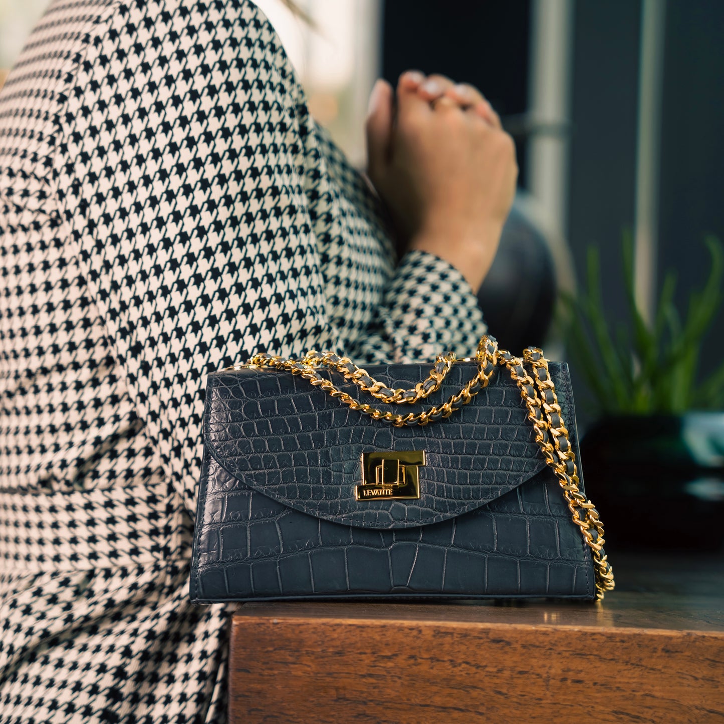 Light Gray - Clutch Crocodile