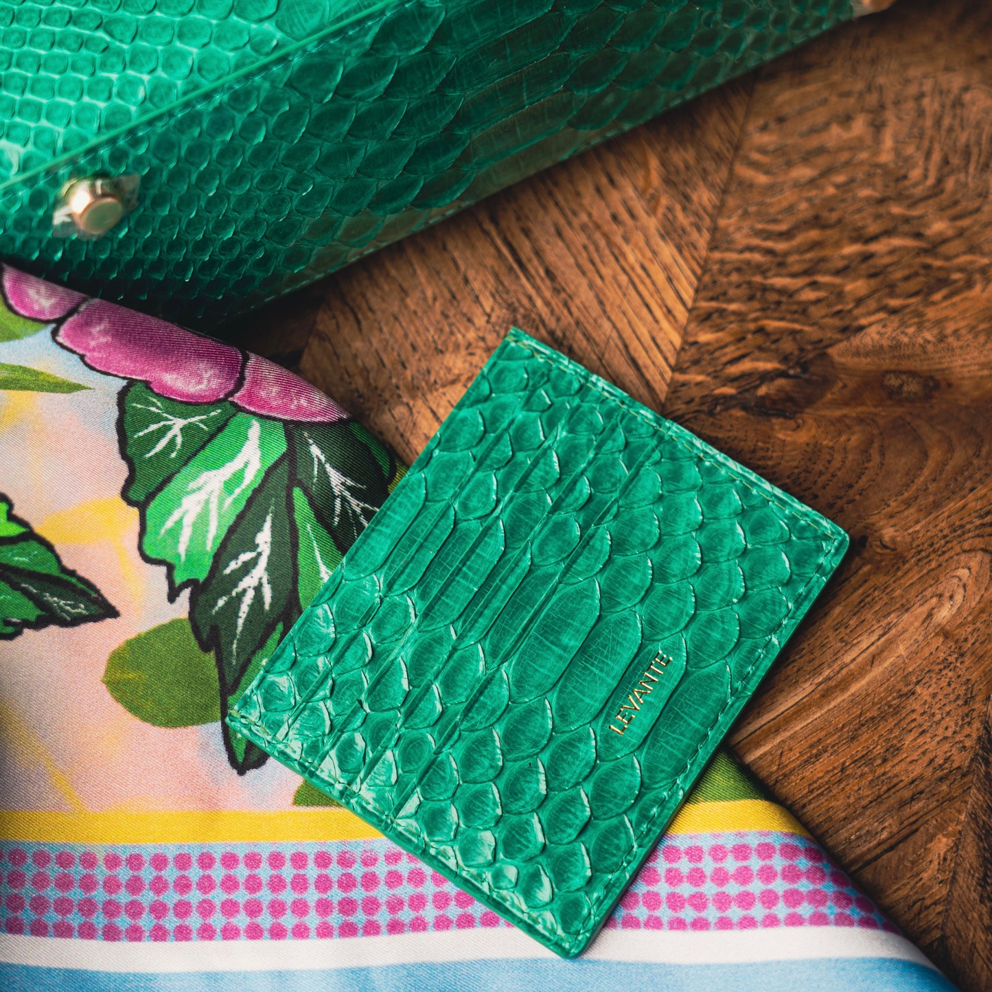 Shiny Green - Card Holder Python
